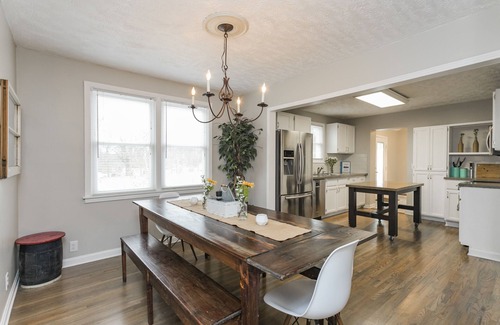 Woodberry Park House | Renovated Ranch on 1 Acre! Peaceful & Spacious only 8 miles from downtown!