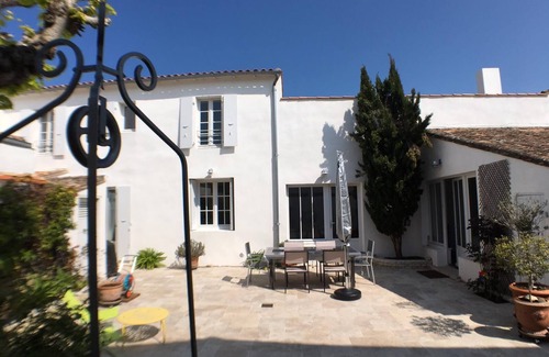 Loix House | Renovated Rhetish house in the heart of the village
