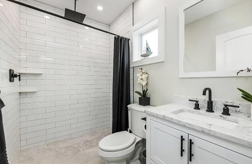 Hyannis House | Renovated & Sophisticated Home Near Beach & Shops!