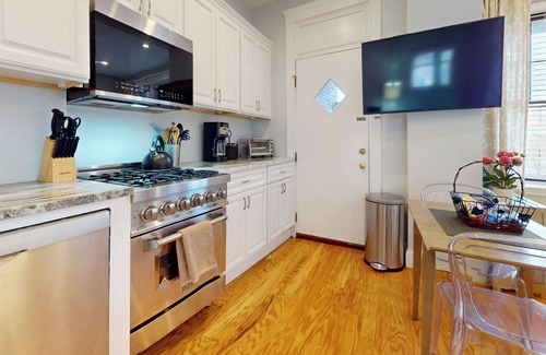 St. Elizabeth's Apartment | Renovated, Spacious Studio, Near BC, BU, Porch