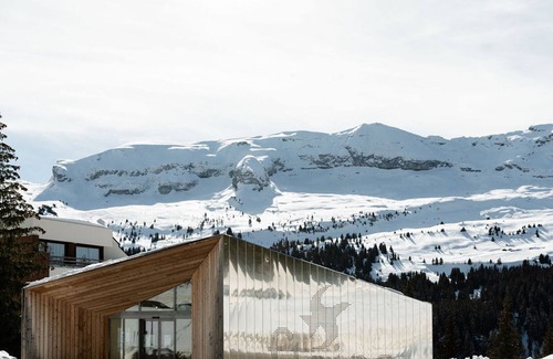 Flaine Apartment | Renovated Studio for 4, South-Facing Balcony, Close to Slopes & Shops