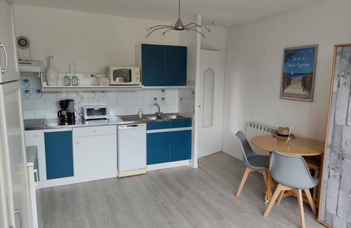 Saint-Cyprien Plage Apartment | Renovated studio cabin, equipped for 4 pers., private parking - Saint Cyprien