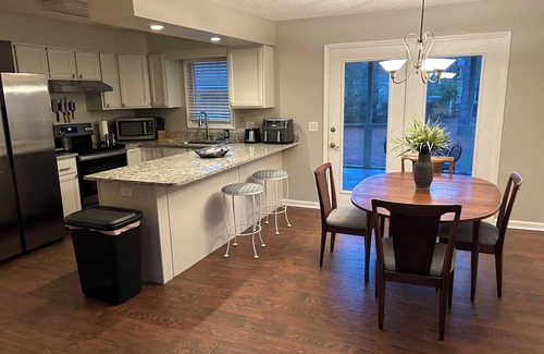 Pinehurst House | Renovated Townhome Near Pinehurst -Monthly Renters and Pets Welcome!