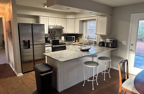 Pinehurst House | Renovated Townhome Near Pinehurst -Monthly Renters and Pets Welcome!