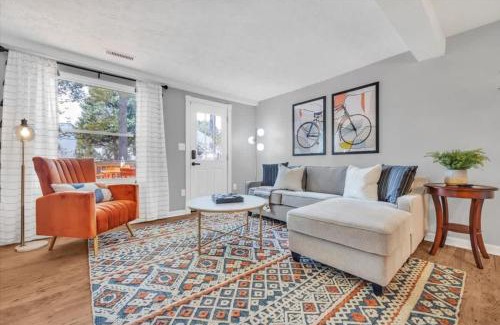 Decatur House | Renovated townhome on bike path includes bikes