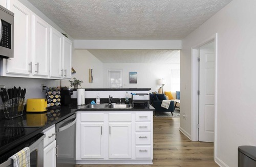 Cartersville House | Renovated Townhome Close to Everything - 8 Guests