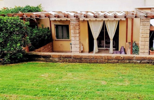 Punta Ala Apartment | Renovated two-room apartment with large outdoor courtyard - tourist port area - Boboli