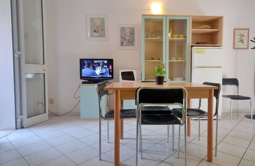 Lido delle Nazioni House | Renovated vertical cottage with garden, patio and BBQ convenient to the sea
