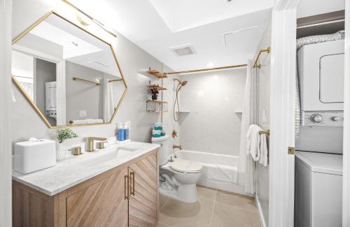 Waikiki Apartment | Renovated Waikiki Suite, Walk to Beach and Parking