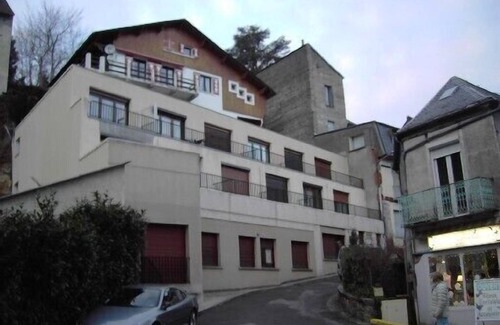 La Bourboule Apartment | Rent furnished on la bourboule 50 m of the thermal baths (calm) from 2 to 6 people