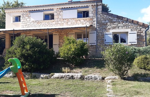 Lagorce House | rent house 12 people with large heated pool quiet