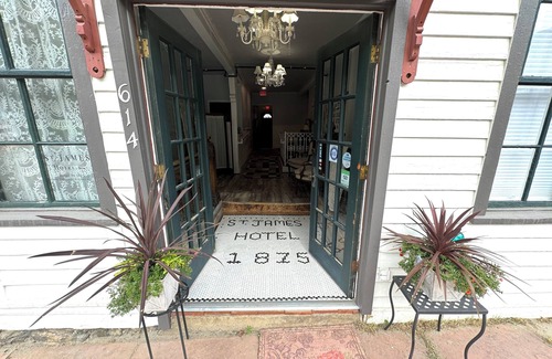 Historic District House | Rent the Entire Historic St James Hotel located in charming Georgetown!