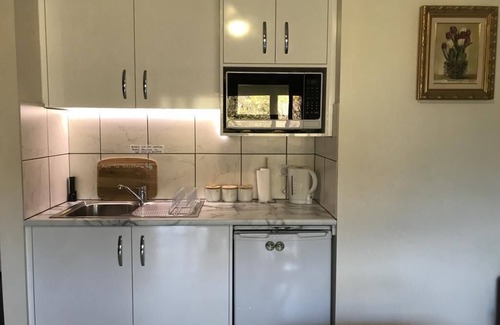 Wallington Cottage | RENTAL ACCOMODATION NEAR OCEAN GROVE, BEACHES, ADVENTURE PARK, WINERIES, CAFES