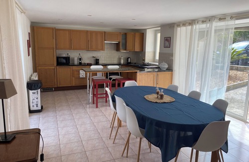 Kerlouet House | Rental house with pool sauna