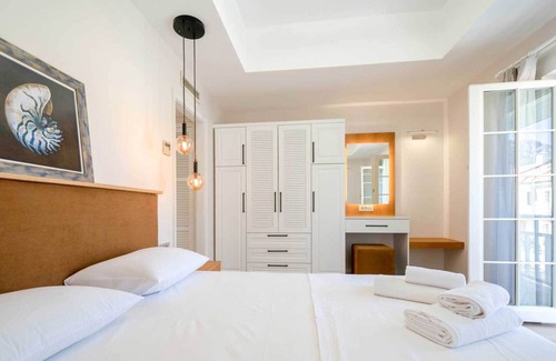 Gocek House | Rental Villa in Portville Gocek | Private Beach Access | Pool | Wi-Fi