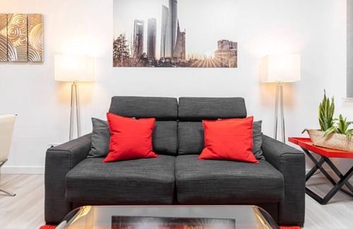 Imperial Apartment | Rentalis Madrid Río | Modern apartment next to Madrid Río with parking