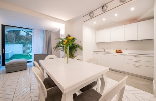 Sant'Agnello Villa | Rentals in Italy - The Ivy Villa with sea view, garden area, pool and jacuzzi
