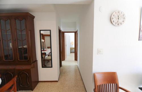 Leon XIII-Los Naranjos Apartment | RentalSevilla Bright apartment in la Macarena