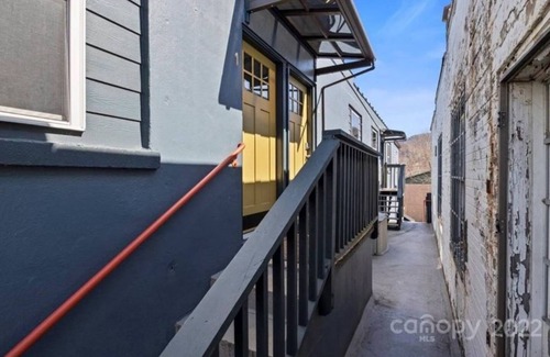 Hot Springs Apartment | Reopened since Helene 🩵 Spacious 2-bedroom suite in the center of Hot Springs