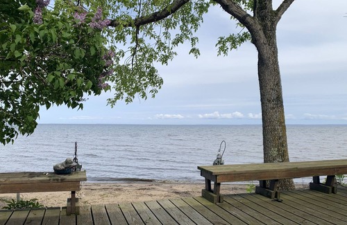 Menominee Cottage | Reserve for Spring and Summer 2023 to enjoy the SAND beach on Green Bay.