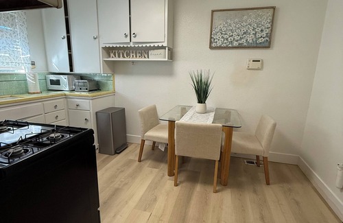 Stockton House | Reset, Relax, and enjoy Stockton! Located Near The University of Pacific!