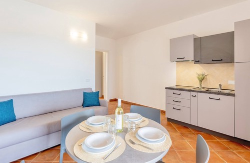Trinita d'Agultu e Vignola Apartment | Residence with pool in Isola Rossa