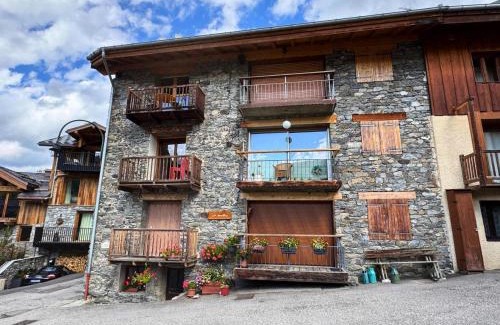 Saint-Martin-de-Belleville Apartment | Residence Abeille - 2 pièces mezzanine 4 personnes, 50m² + 10m² - Centre du village MAE-4111