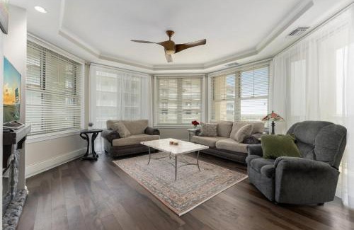 Diamond Beach Apartment | Residence 102 At The Grand