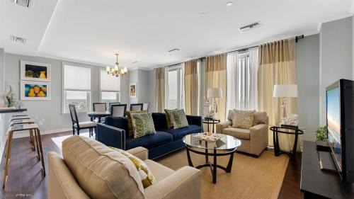 Diamond Beach Apartment | Residence 601 At The Grand