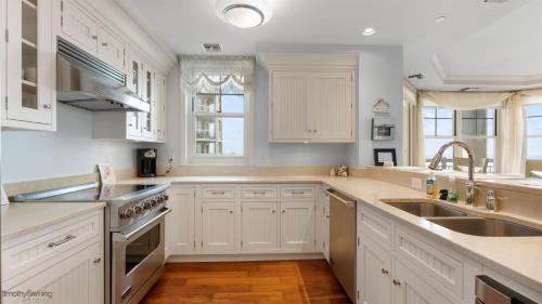 Diamond Beach Apartment | Residence 703 At The Grand