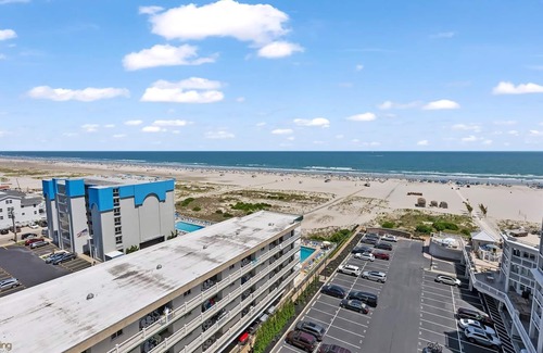 Diamond Beach Condo | Residence 902 at The Grand