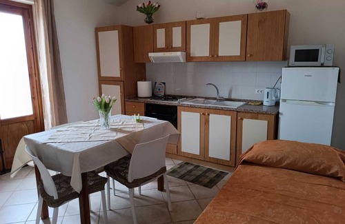 Torre Colonna-sperone Apartment | Residence Altavilla Milicia - Alicudi