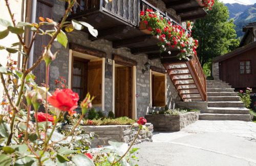Courmayeur Apartment | Residence CAV Emile Rey