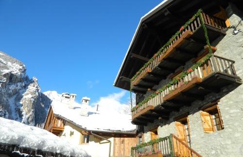 Courmayeur Apartment | Residence CAV Emile Rey