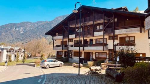 Dimaro Apartment | Residence I LAMPONI incantevole casa vacanze 6 posti letto con vista panoramica