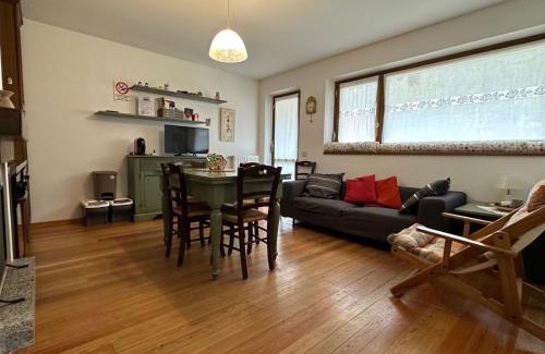 Dimaro Apartment | Residence I LAMPONI incantevole casa vacanze 6 posti letto con vista panoramica