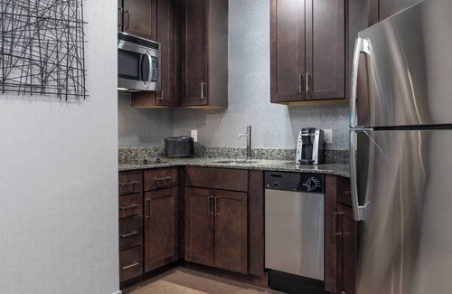 Chelsea Hotel | Residence Inn Boston Logan Airport/Chelsea