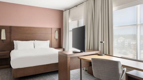 Brookfield Hotel | Residence Inn by Marriott Milwaukee Brookfield at Poplar Creek