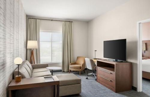 Brookfield Hotel | Residence Inn by Marriott Milwaukee Brookfield at Poplar Creek