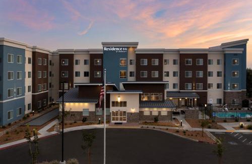 Clovis Hotel | Residence Inn by Marriott Fresno Clovis