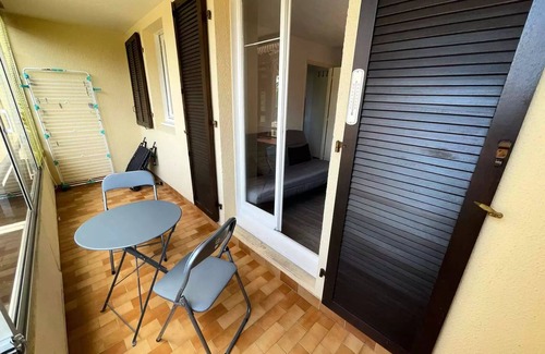 Les Sablettes Apartment | Residence La Croisette B - Air-conditioned apartment with 1 bedroom close to the beach of the Sablettes