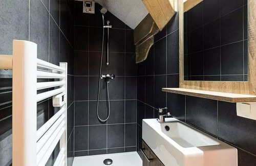 Vaujany Apartment | Residence La Cascade - 3 Rooms Cabin 9 People