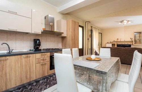 Monte Po-Nesima-San Leone-Rapisardi Apartment | Residence le Palme