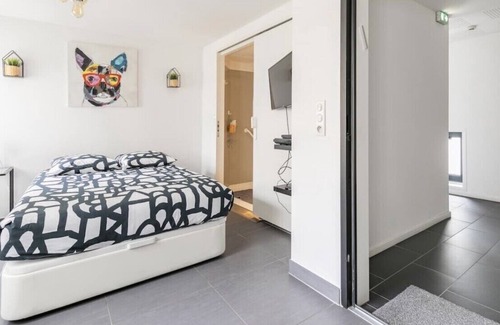 Poincare Apartment | Residence le Premium, Hyper Centre, Studio Tout Équipé