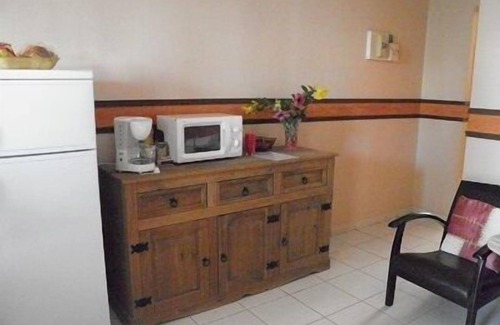 Le Moule Apartment | Residence Les 2 Moulins with private pools/jacuzzis and 3 minutes from the beach