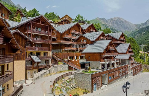 Vaujany Apartment | Residence Les Epinettes * - 2 Rooms Mountain Corner 6 People
