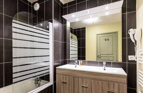 Vaujany Apartment | Residence Les Epinettes * - 2 Rooms Cabin + Sleeping Area 8 People