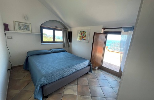 Parghelia Apartment | RESIDENCE POUSADA MICHELINO LARGE PENTHOUSE WITH SEA VIEW.