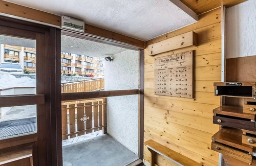 Val-Thorens Apartment | Residence Roc De Peclet 1 - VAL THORENS location: Studio for 4 next to the slopes