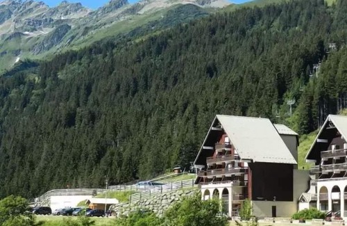 Le Pleynet Apartment | Residence Roches Noires - Studio for 4 People